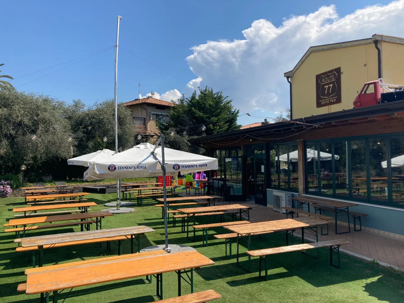 Route 77 - Ostello ed Eventi